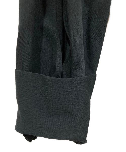 Aimeine（エメイン）Aimeine (エメイン) ループボタンバックオープンIラインワンピース ブラック サイズ:F 未使用品の古着・服飾アイテム