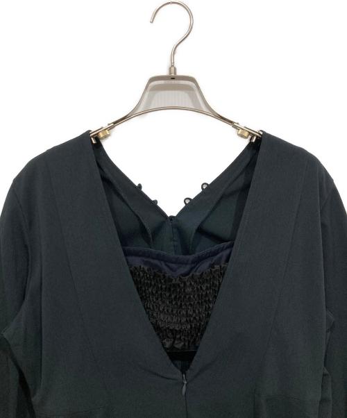 Aimeine（エメイン）Aimeine (エメイン) ループボタンバックオープンIラインワンピース ブラック サイズ:F 未使用品の古着・服飾アイテム