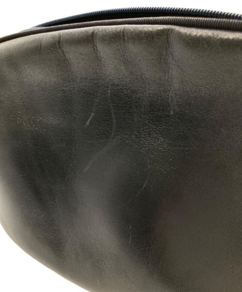 Salvatore Ferragamo（サルヴァトーレ フェラガモ）Salvatore Ferragamo (サルヴァトーレ フェラガモ) ショルダーバッグ ネイビーの古着・服飾アイテム