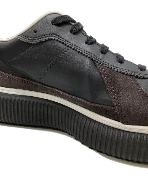 Onitsuka Tiger（オニツカタイガー）Onitsuka Tiger (オニツカタイガー) DELECITY厚底スニーカー ブラック サイズ:25.5の古着・服飾アイテム