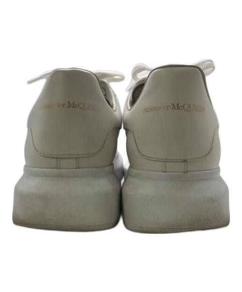 ALEXANDER McQUEEN（アレキサンダーマックイーン）ALEXANDER McQUEEN (アレキサンダーマックイーン) オーバーサイズドスニーカー ホワイト サイズ:41の古着・服飾アイテム