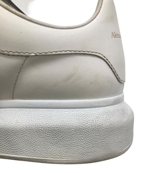 ALEXANDER McQUEEN（アレキサンダーマックイーン）ALEXANDER McQUEEN (アレキサンダーマックイーン) オーバーサイズドスニーカー ホワイト サイズ:41の古着・服飾アイテム
