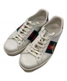 GUCCI（グッチ）の古着「ビー刺繍ローカットスニーカー /  Ace Embroidered」｜ホワイト