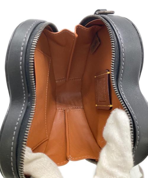 COACH（コーチ）COACH (コーチ) ハート クロスボディ 14/ショルダーバッグ ブラックの古着・服飾アイテム