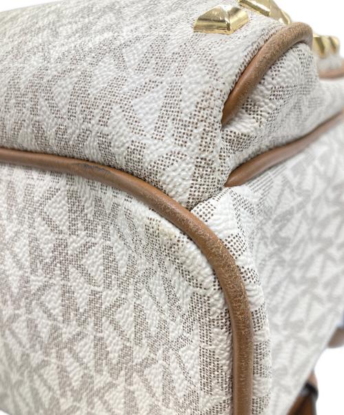 MICHAEL KORS（マイケル・コース）MICHAEL KORS (マイケル・コース) スタッズ付リュック/MK柄　バックパック ベージュの古着・服飾アイテム