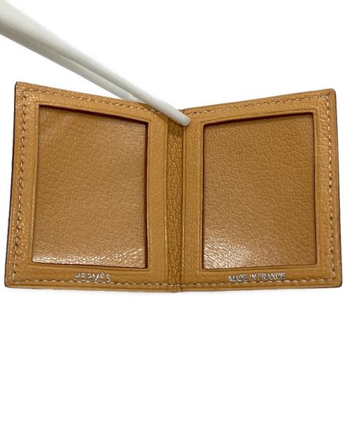 HERMES（エルメス）HERMES (エルメス) ミニフォトケース ベージュの古着・服飾アイテム