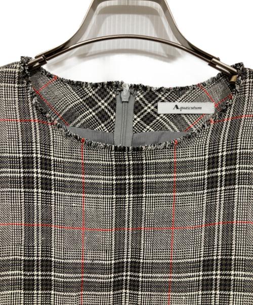 Aquascutum（アクアスキュータム）Aquascutum (アクアスキュータム) ツイストチェックワンピース グレー サイズ:Mの古着・服飾アイテム