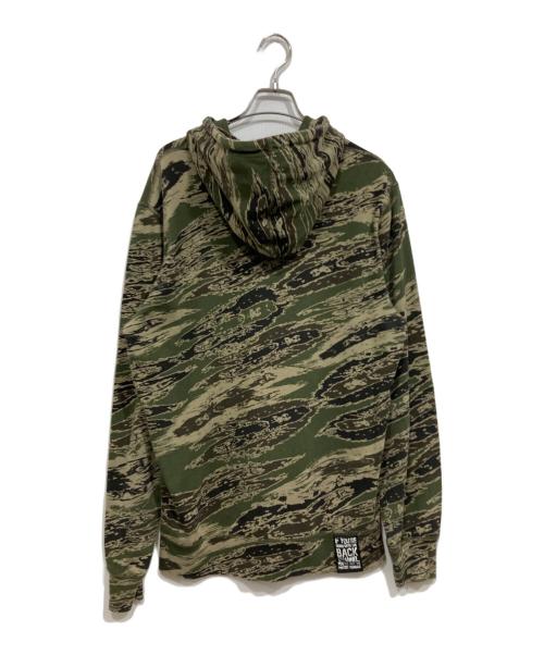 BACK CHANNEL（バックチャンネル）BACK CHANNEL (バックチャンネル) ロゴカモフラパーカー グリーン サイズ:Lの古着・服飾アイテム