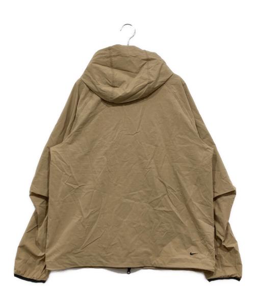 NIKE（ナイキ）NIKE (ナイキ) テックウィンドランナー / Tech Windrunner ベージュ サイズ:Mの古着・服飾アイテム