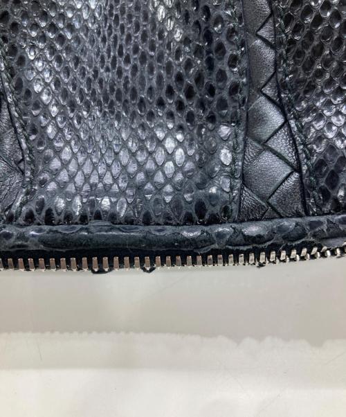 BOTTEGA VENETA（ボッテガベネタ）BOTTEGA VENETA (ボッテガベネタ) パイソン ショルダーバッグ ブラックの古着・服飾アイテム