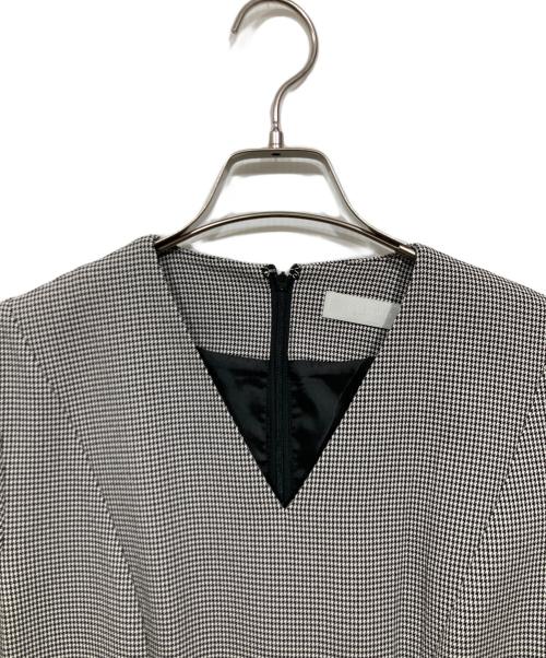 CELFORD（セルフォード）CELFORD (セルフォード) ツイストデザインワンピース グレー サイズ:Mの古着・服飾アイテム