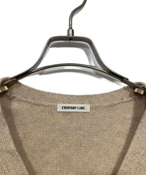 EVERYDAY I LIKE.（エヴリデイ アイ ライク）EVERYDAY I LIKE. (エヴリデイ アイ ライク) カシミヤVネックカーディガン ベージュ サイズ:freeの古着・服飾アイテム