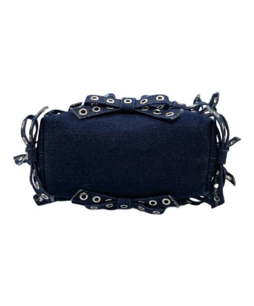 GANNI（ガニー）Ganni (ガニー) デニムリボンミニハンドバッグ / BUTTERFLY SMALL POUCH BOW EYELET MIX DENIM インディゴの古着・服飾アイテム