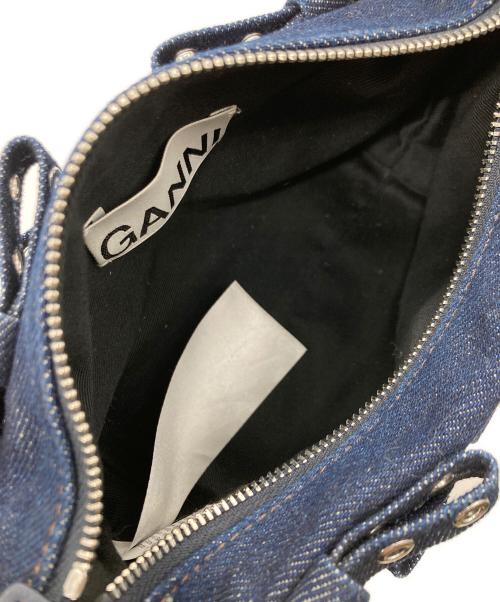 GANNI（ガニー）Ganni (ガニー) デニムリボンミニハンドバッグ / BUTTERFLY SMALL POUCH BOW EYELET MIX DENIM インディゴの古着・服飾アイテム