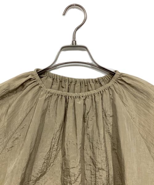BEARDSLEY（ビアズリー）BEARDSLEY (ビアズリー) 切替ギャザーブラウス ベージュ サイズ:FREEの古着・服飾アイテム