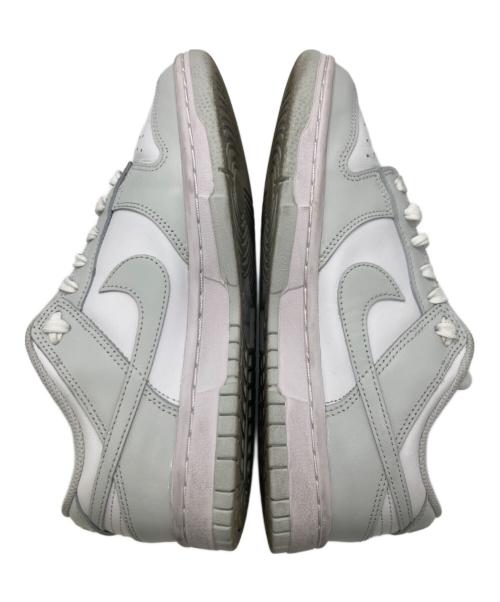 NIKE（ナイキ）NIKE (ナイキ) ローカットスニーカー ホワイト×グレー サイズ:23.5の古着・服飾アイテム