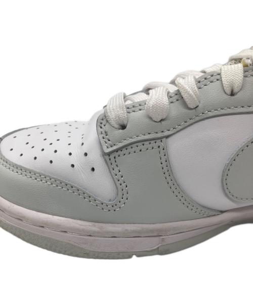 NIKE（ナイキ）NIKE (ナイキ) ローカットスニーカー ホワイト×グレー サイズ:23.5の古着・服飾アイテム