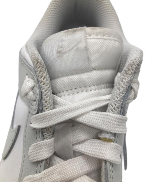 NIKE（ナイキ）NIKE (ナイキ) ローカットスニーカー ホワイト×グレー サイズ:23.5の古着・服飾アイテム