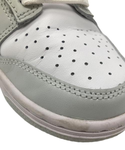 NIKE（ナイキ）NIKE (ナイキ) ローカットスニーカー ホワイト×グレー サイズ:23.5の古着・服飾アイテム