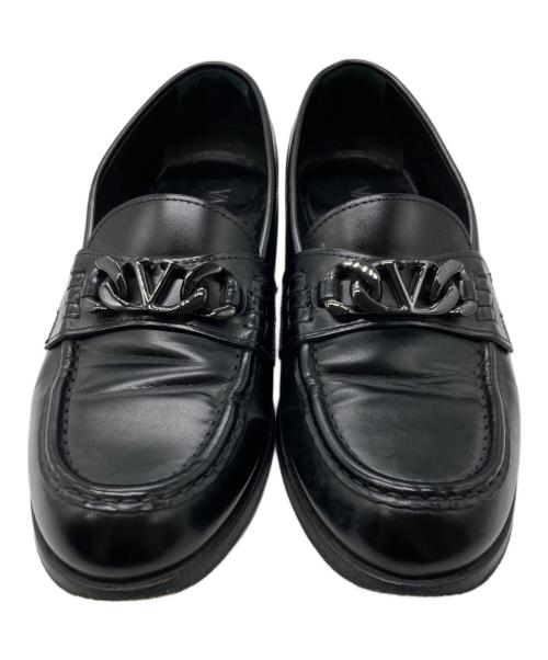 VALENTINO（ヴァレンティノ）VALENTINO (ヴァレンティノ) Vロゴチェーンローファー ブラック サイズ:39 1/2の古着・服飾アイテム
