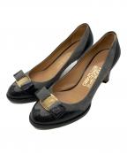 Salvatore Ferragamoサルヴァトーレ フェラガモ）の古着「ヒールパンプス」｜グレー×ブラック