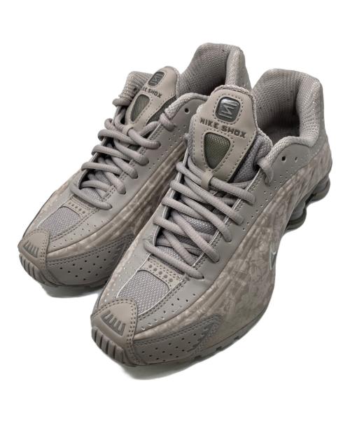 NIKE（ナイキ）NIKE (ナイキ) SHOX R4/ショックス グレー サイズ:23の古着・服飾アイテム