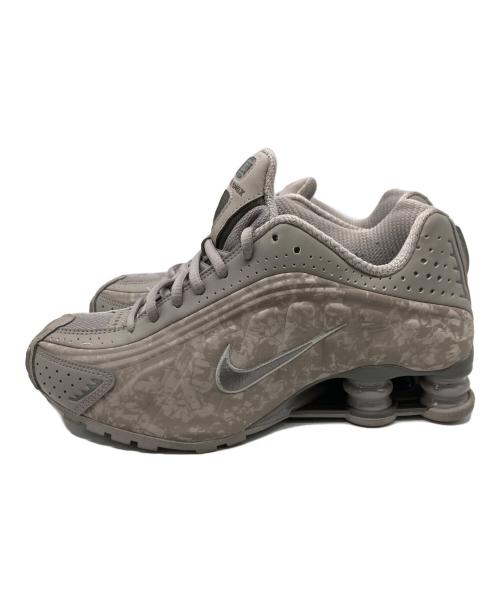 NIKE（ナイキ）NIKE (ナイキ) SHOX R4/ショックス グレー サイズ:23の古着・服飾アイテム