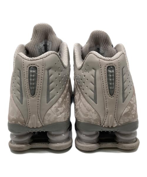 NIKE（ナイキ）NIKE (ナイキ) SHOX R4/ショックス グレー サイズ:23の古着・服飾アイテム