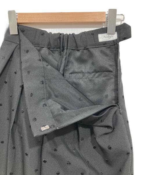 NOLLEY'S（ノーリーズ）NOLLEY'S (ノーリーズ) ウォッシャブルドットツッキリツータックテーパードパンツ ブラック サイズ:34　ウエスト56~61の古着・服飾アイテム
