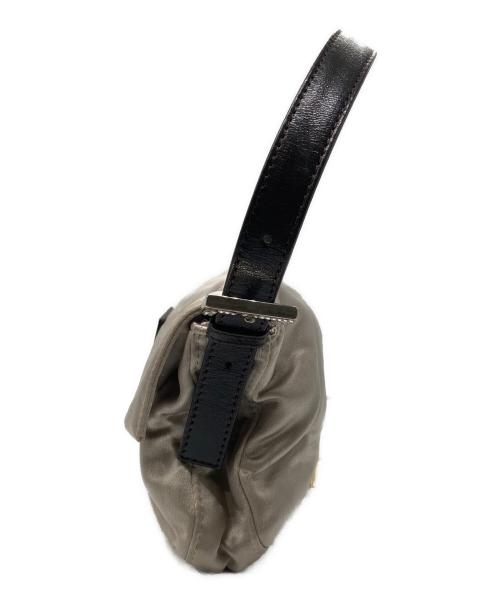 FENDI（フェンディ）FENDI (フェンディ) マンマバケットサテンワンショルダーバッグ グレーの古着・服飾アイテム