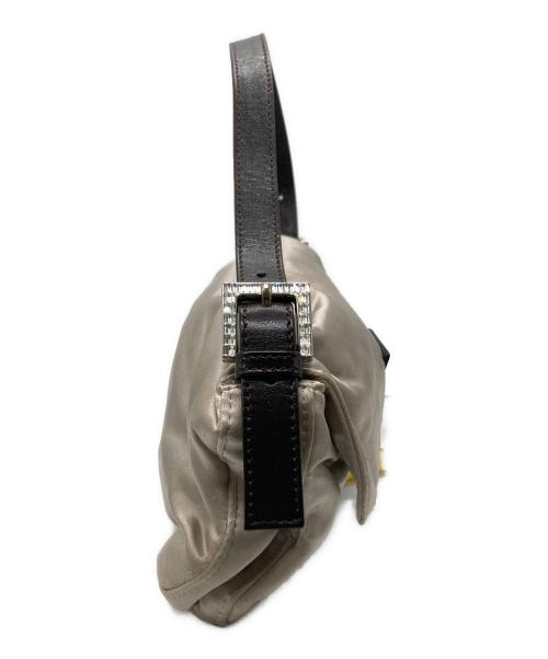 FENDI（フェンディ）FENDI (フェンディ) マンマバケットサテンワンショルダーバッグ グレーの古着・服飾アイテム