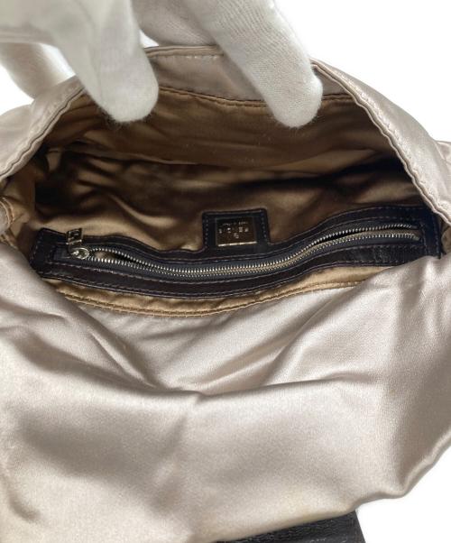 FENDI（フェンディ）FENDI (フェンディ) マンマバケットサテンワンショルダーバッグ グレーの古着・服飾アイテム