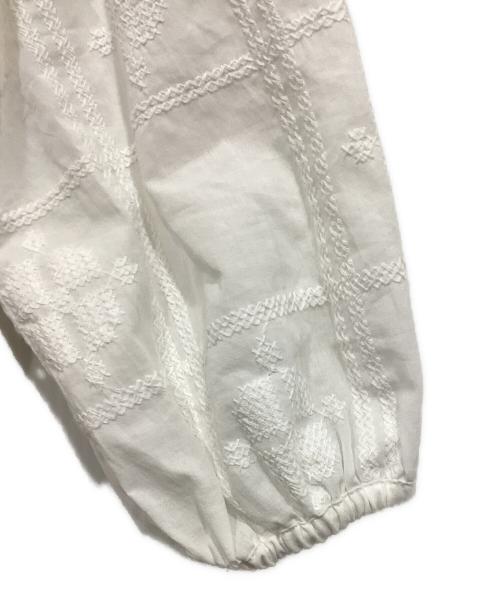 KAGURE（カグレ）KAGURE (カグレ) クロスステッチドロストブラウス ホワイト サイズ:Freeの古着・服飾アイテム