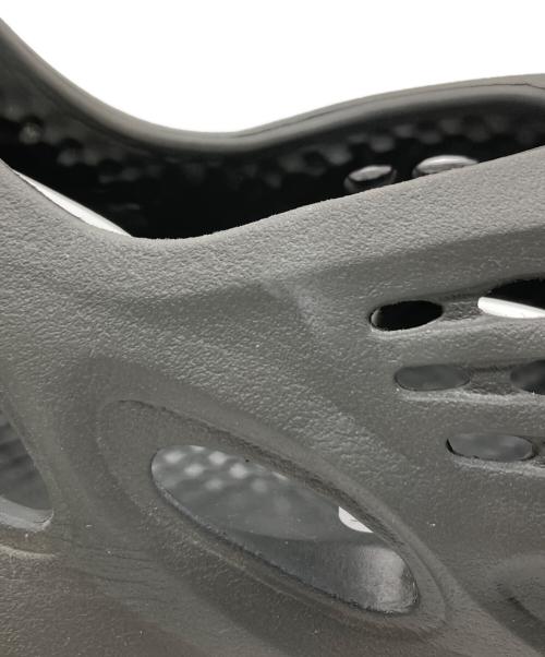adidas（アディダス）adidas (アディダス) YEEZY FOAM RUNNER グレー サイズ:28.5cmの古着・服飾アイテム