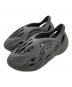 adidas（アディダス）の古着「YEEZY FOAM RUNNER」｜グレー
