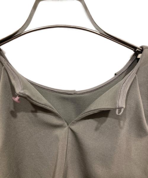 SLOANE（スローン）SLOANE (スローン) ANAYI (アナイ) ドライポンチラッフルケーププルオーバー グレー サイズ:38の古着・服飾アイテム