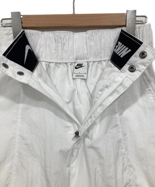 NIKE（ナイキ）NIKE (ナイキ) ハイウエストウーブンカーゴパンツ ホワイト サイズ:Ｓの古着・服飾アイテム