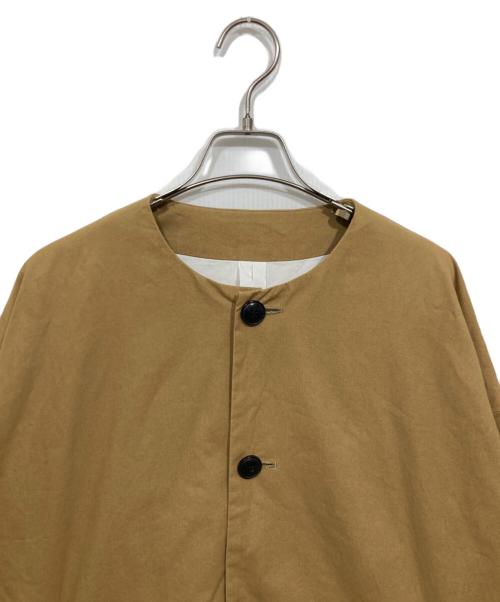 ironari（イロナリ）ironari (イロナリ) ノーカラーコート ベージュの古着・服飾アイテム