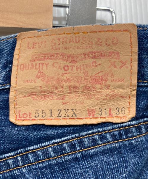 LEVI'S（リーバイス）LEVI'S (リーバイス) 551ZXX デニムパンツ ブルー サイズ:W31 L36の古着・服飾アイテム