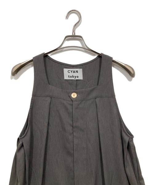 CYAN TOKYO（シアン トーキョー）CYAN TOKYO (シアン トーキョー) ストタックワイドサロペット グレー サイズ:36 未使用品の古着・服飾アイテム