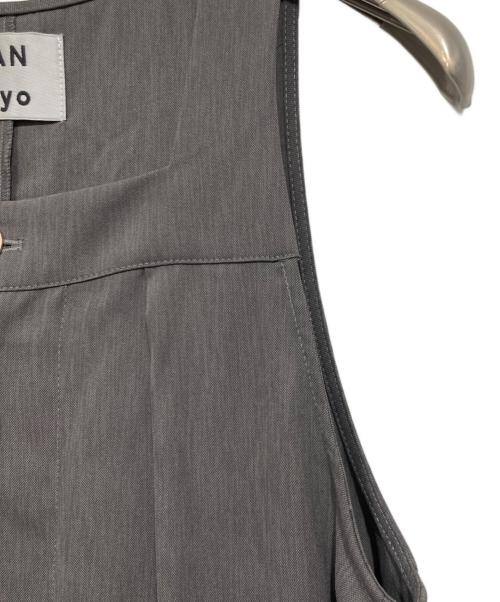 CYAN TOKYO（シアン トーキョー）CYAN TOKYO (シアン トーキョー) ストタックワイドサロペット グレー サイズ:36 未使用品の古着・服飾アイテム