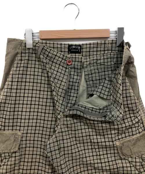 stussy（ステューシー）stussy (ステューシー) クレイジーパターンショートパンツ ベージュ サイズ:W32（81.0cm）の古着・服飾アイテム