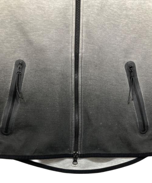 NIKE（ナイキ）NIKE (ナイキ) テックフェードウインドランナー グレー サイズ:Mの古着・服飾アイテム