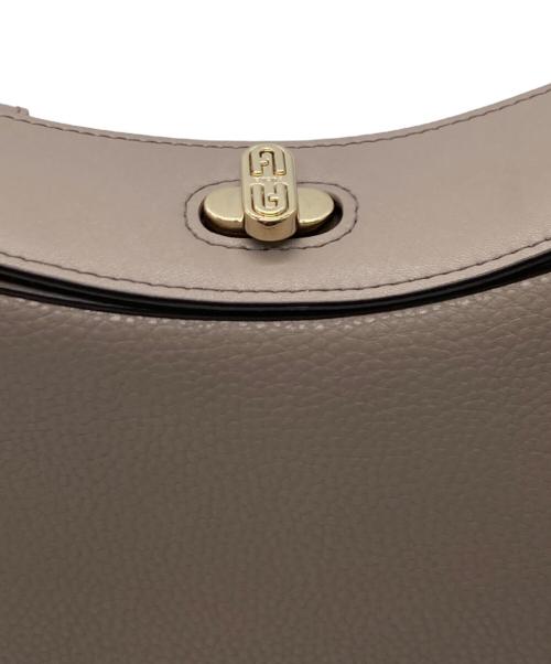 FURLA（フルラ）FURLA (フルラ) ダナエショルダーバッグ / DANAE S SOFT HOBO グレージュの古着・服飾アイテム