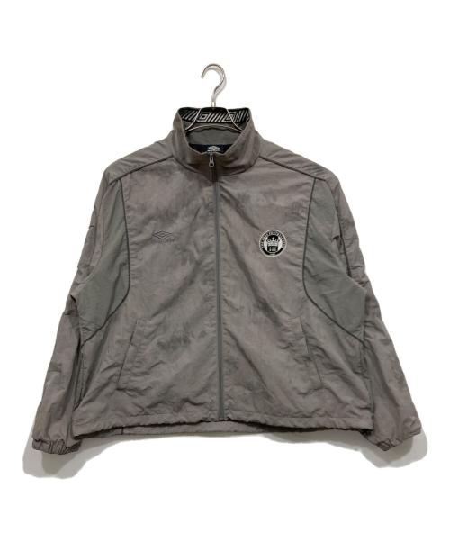 UMBRO（アンブロ）UMBRO (アンブロ) FREAK'S STORE別注 総柄ナイロンジャケット グレー サイズ:XLの古着・服飾アイテム