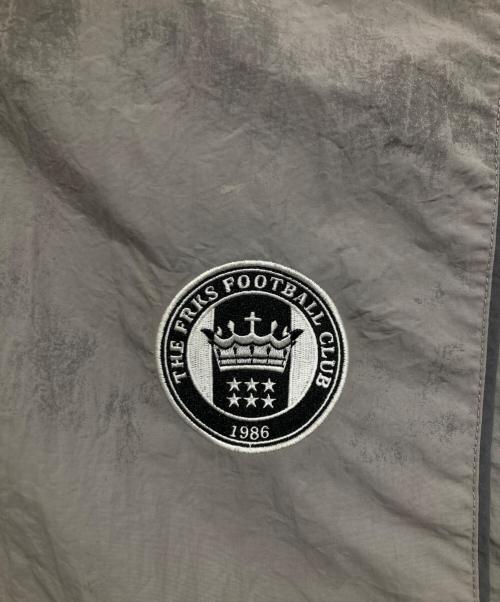 UMBRO（アンブロ）UMBRO (アンブロ) FREAK'S STORE別注 総柄ナイロンジャケット グレー サイズ:XLの古着・服飾アイテム