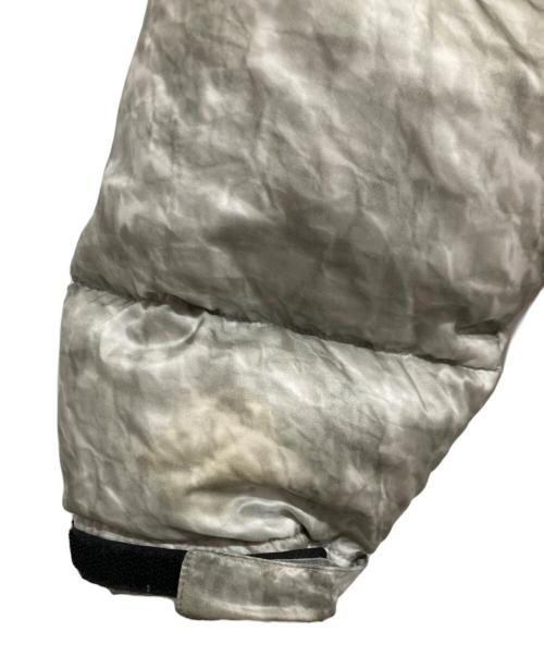 THE NORTH FACE（ザ ノース フェイス）THE NORTH FACE (ザ ノース フェイス) Supreme (シュプリーム) ペーパープリントヌプシダウンジャケット / Paper Print Nuptse Jacket グレー サイズ:Lの古着・服飾アイテム