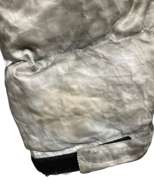 THE NORTH FACE（ザ ノース フェイス）THE NORTH FACE (ザ ノース フェイス) Supreme (シュプリーム) ペーパープリントヌプシダウンジャケット / Paper Print Nuptse Jacket グレー サイズ:Lの古着・服飾アイテム