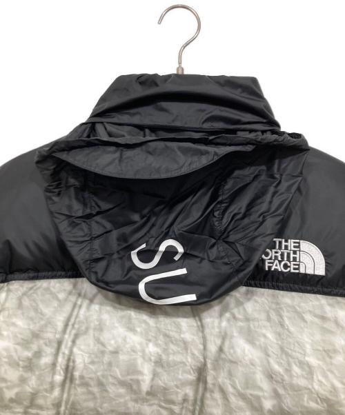 THE NORTH FACE（ザ ノース フェイス）THE NORTH FACE (ザ ノース フェイス) Supreme (シュプリーム) ペーパープリントヌプシダウンジャケット / Paper Print Nuptse Jacket グレー サイズ:Lの古着・服飾アイテム