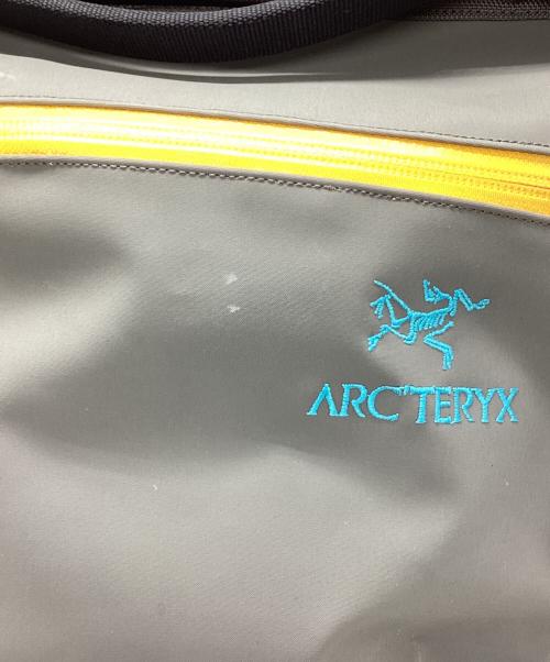 ARC'TERYX（アークテリクス）ARC'TERYX (アークテリクス) BEAMS (ビームス) 別注 ARRO 8 SHOULDER BAG グレーの古着・服飾アイテム